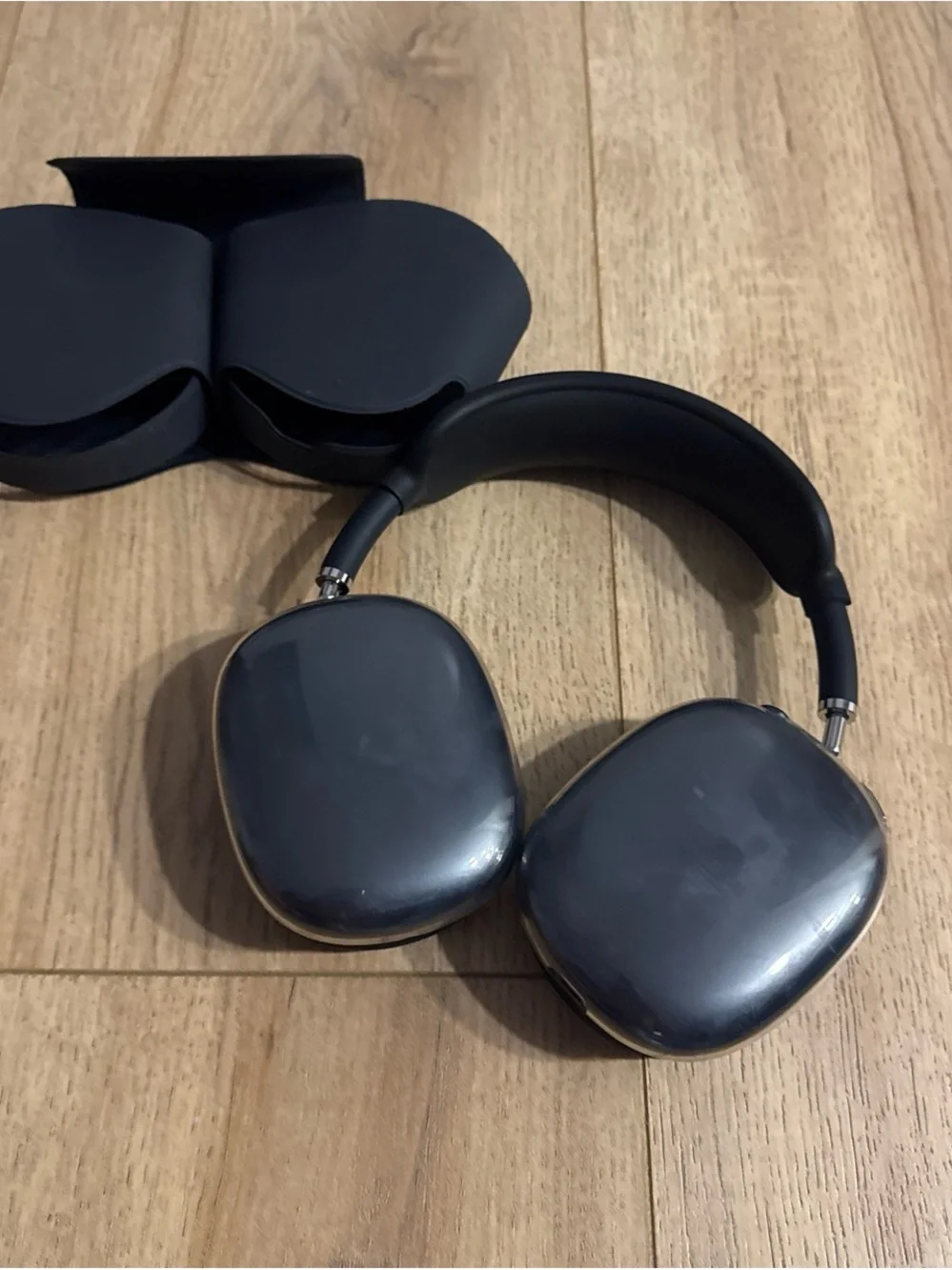 Apple AirPods Max 2 with USB C Over-Ear Headphones Black